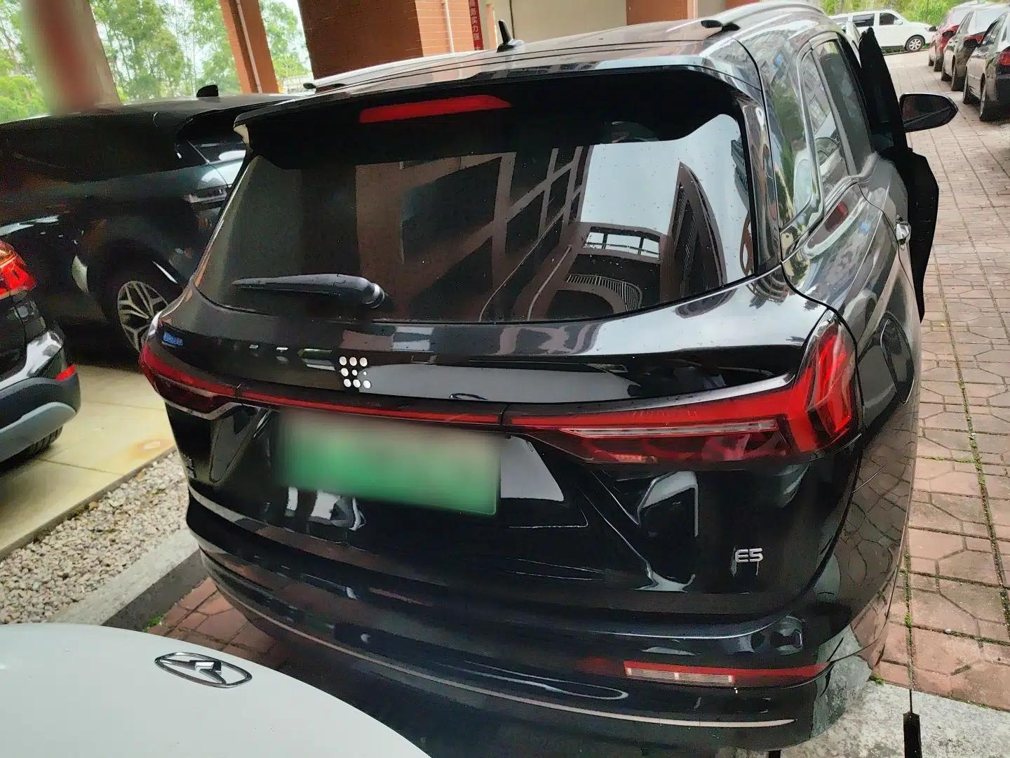 Landian E5 2023 1.5L DE-i 100KM Comfort Edition 7-Seater — миниатюра 3