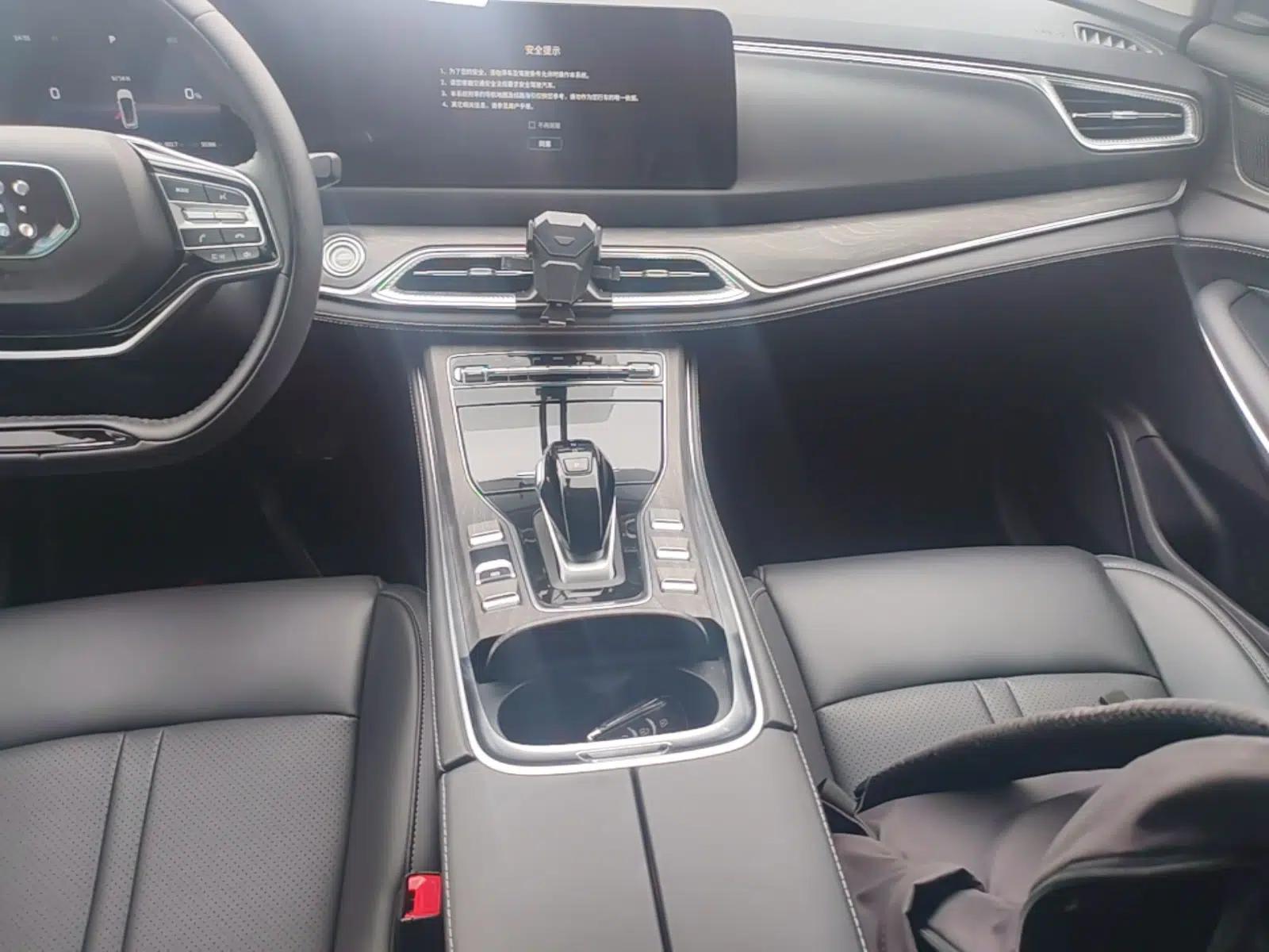 Landian E5 2023 1.5L DE-i 100KM Comfort Edition 7-Seater — миниатюра 21