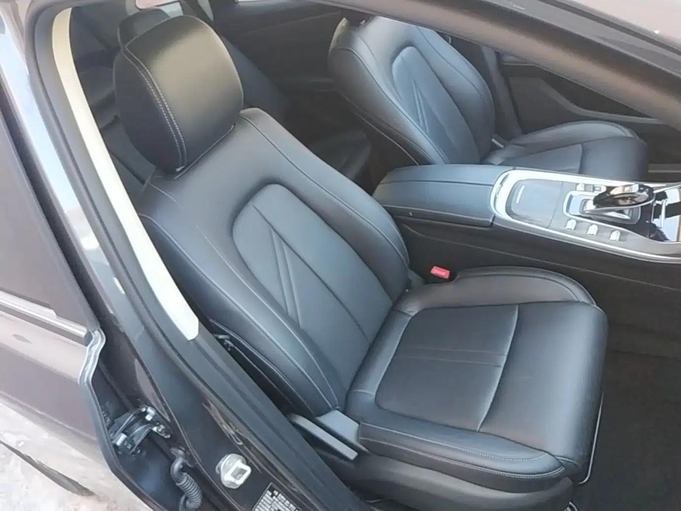 Landian E5 2023 1.5L DE-i 100KM Zhenxiang Edition 7-Seater — миниатюра 19