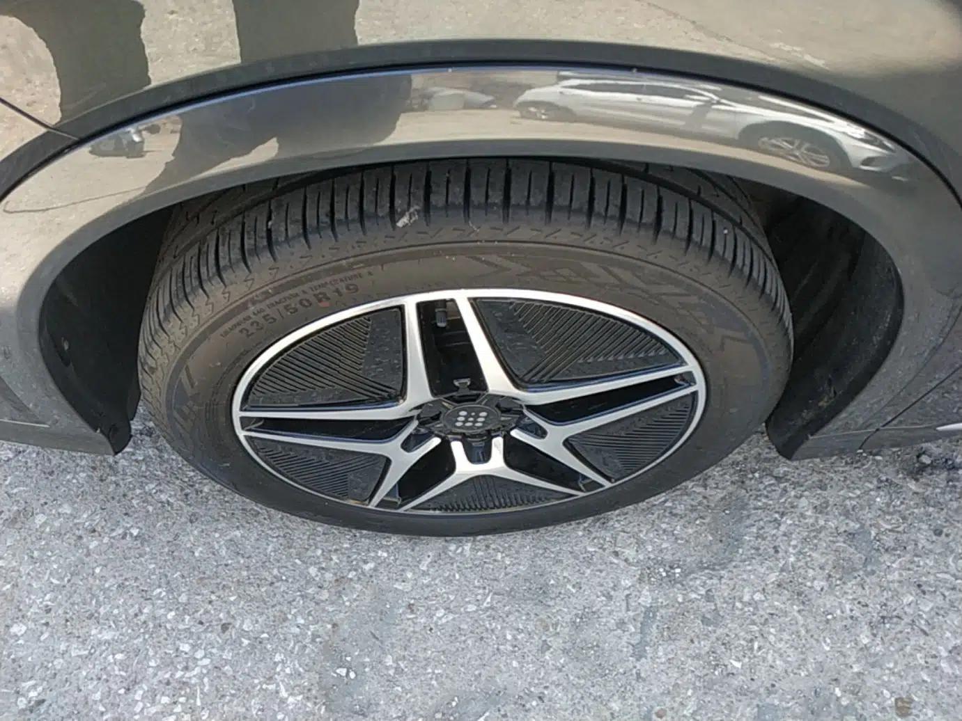 Landian E5 2023 1.5L DE-i 100KM Zhenxiang Edition 7-Seater — миниатюра 10