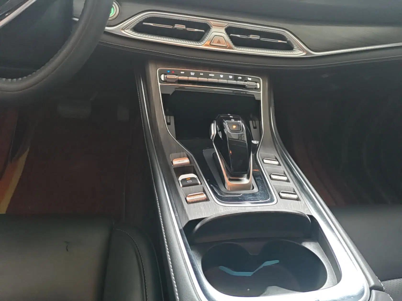 Landian E5 2023 1.5L DE-i 100KM Comfort Edition 7-Seater — миниатюра 16
