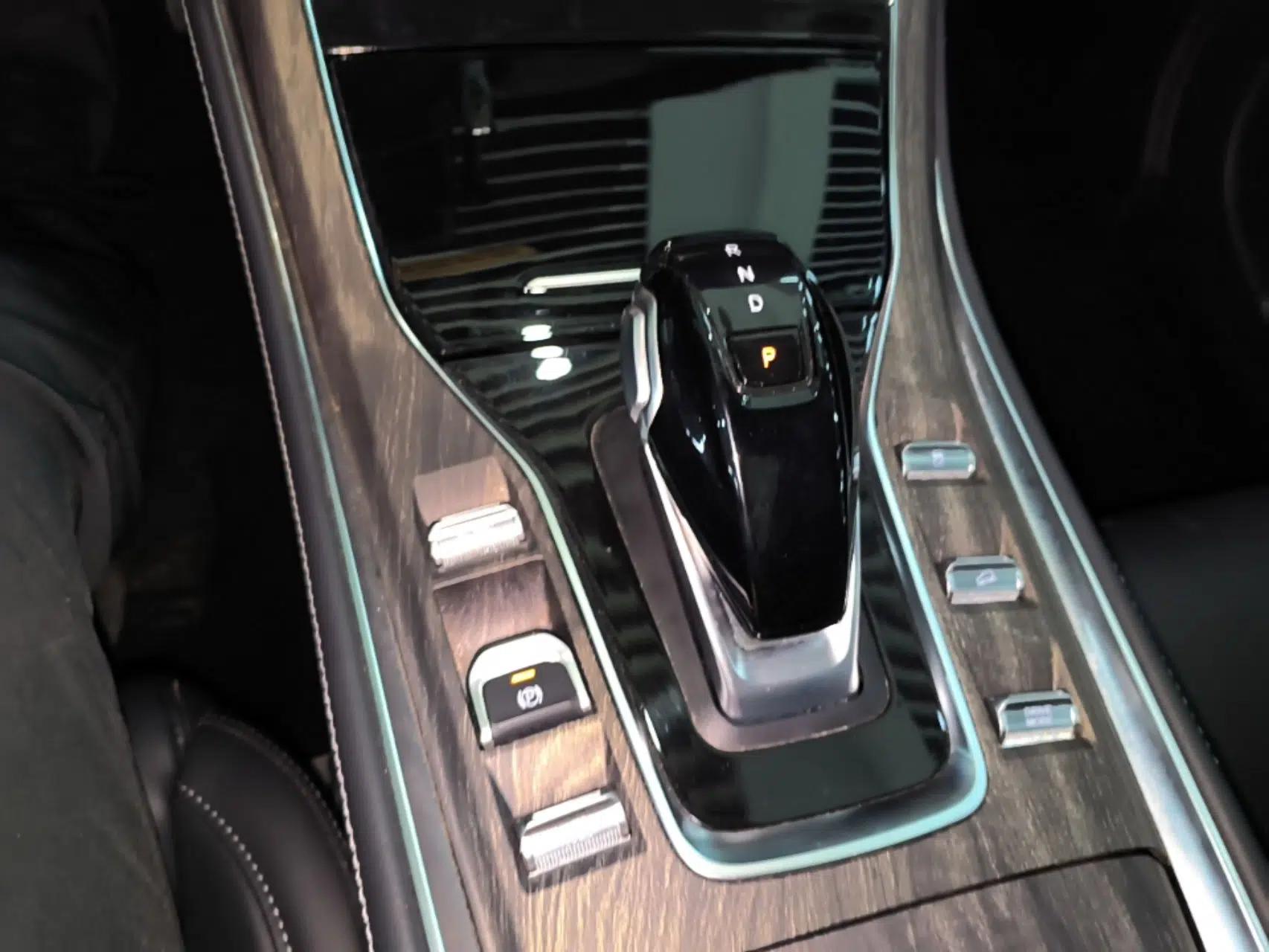 Landian E5 2024 Honor Edition 100KM Premium Model 7 Seats — миниатюра 16