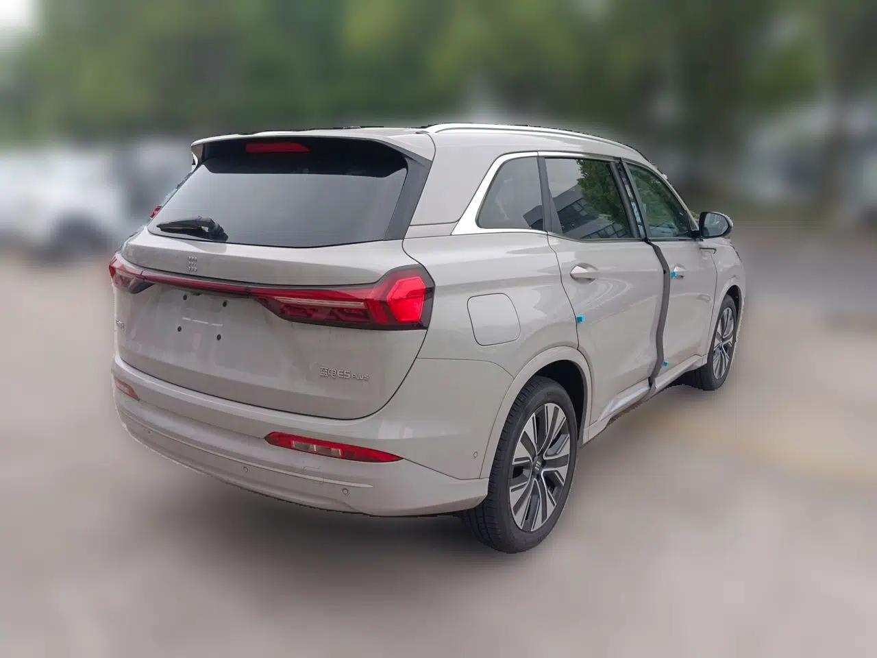 Landian E5 PLUS 2026 Model Standard-Range All-Wheel-Drive Performance Version Ultra — миниатюра 4
