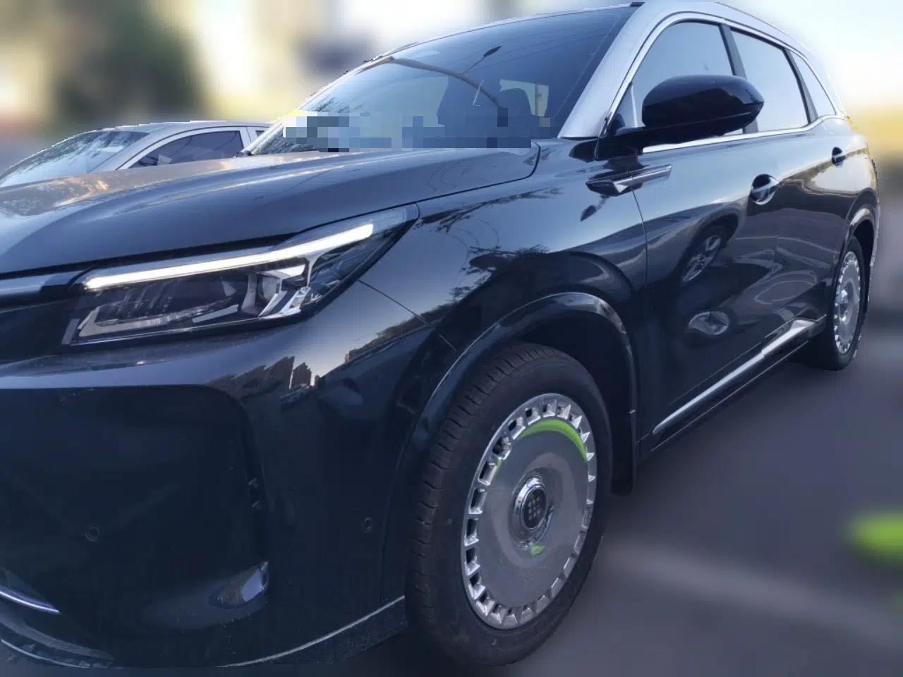 Landian E5 PLUS 2026 Model Standard-Range All-Wheel-Drive Performance Version Ultra — миниатюра 1