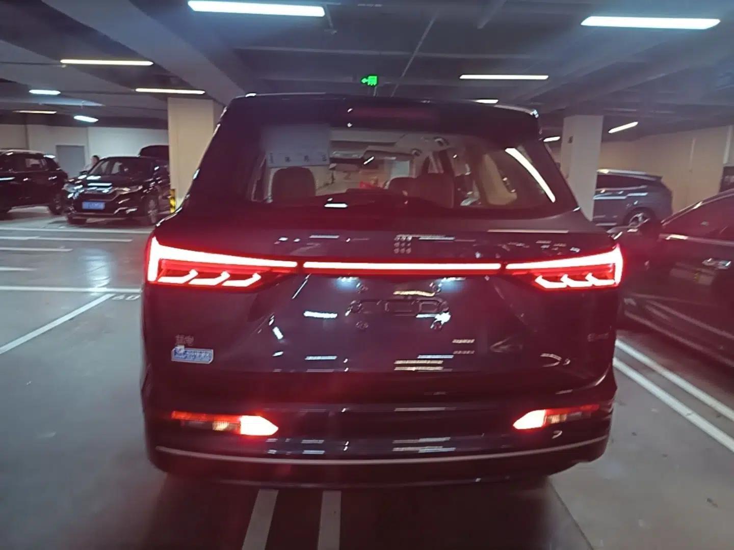 Landian E5 PLUS 2025 165 km Long-Range Version PLUS 5-Seater — миниатюра 5