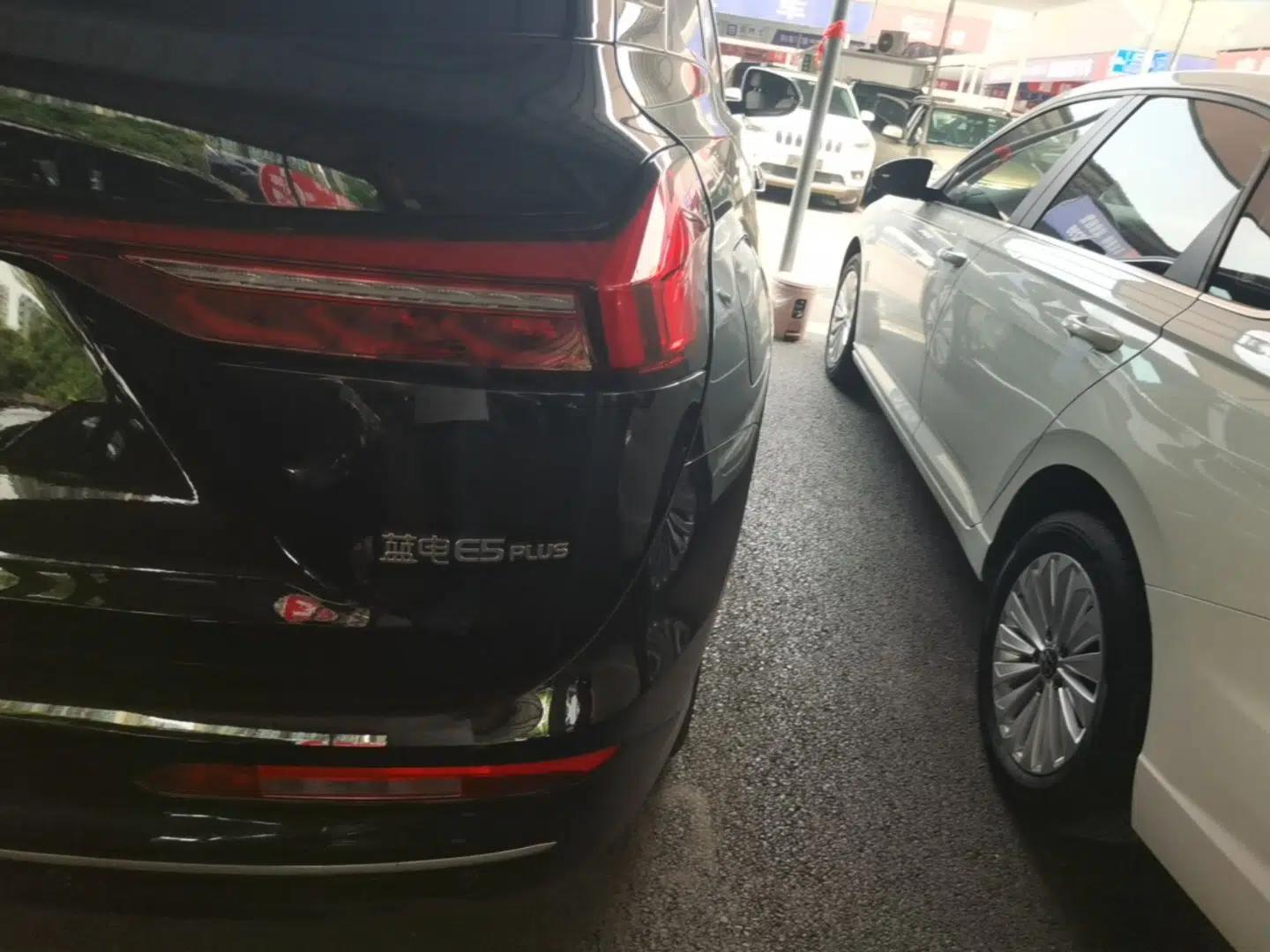 Landian E5 PLUS 2026 Model Standard-Range All-Wheel-Drive Performance Version Ultra — миниатюра 9