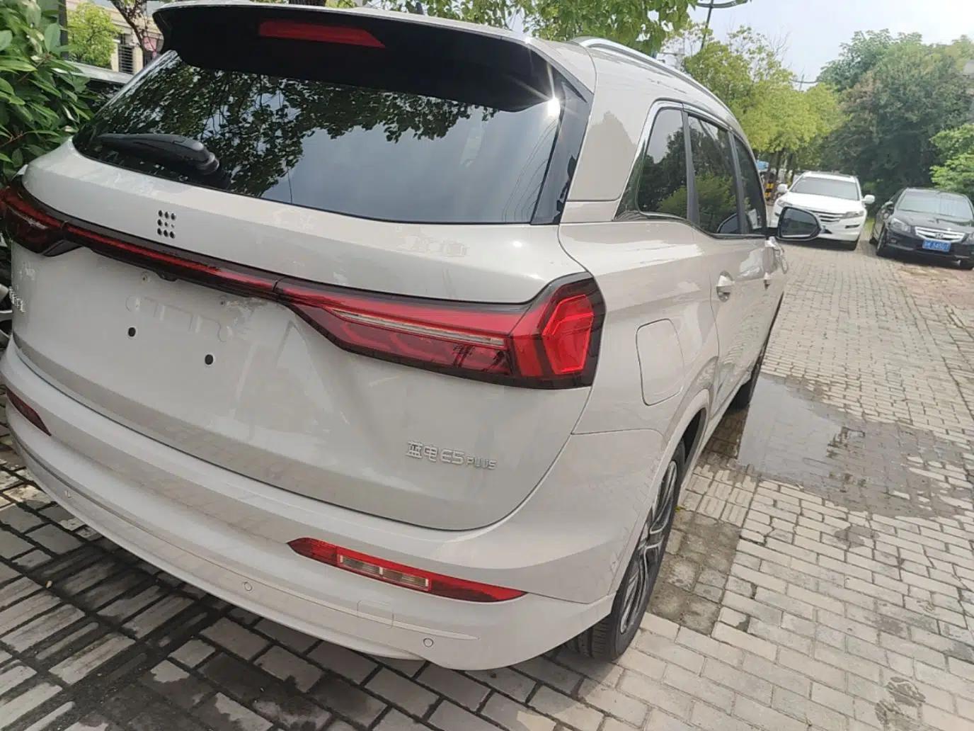 Landian E5 PLUS 2026 Model 230km Ultra-Long-Range Version Ultra 5-seater — миниатюра 9