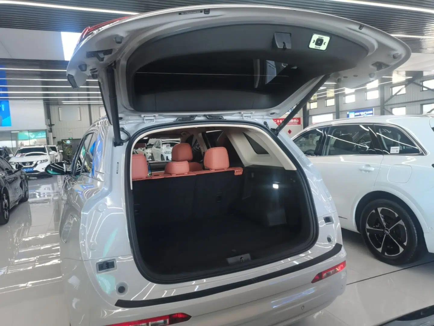 Landian E5 PLUS 2026 Model Standard-Range All-Wheel-Drive Performance Version Ultra — миниатюра 22