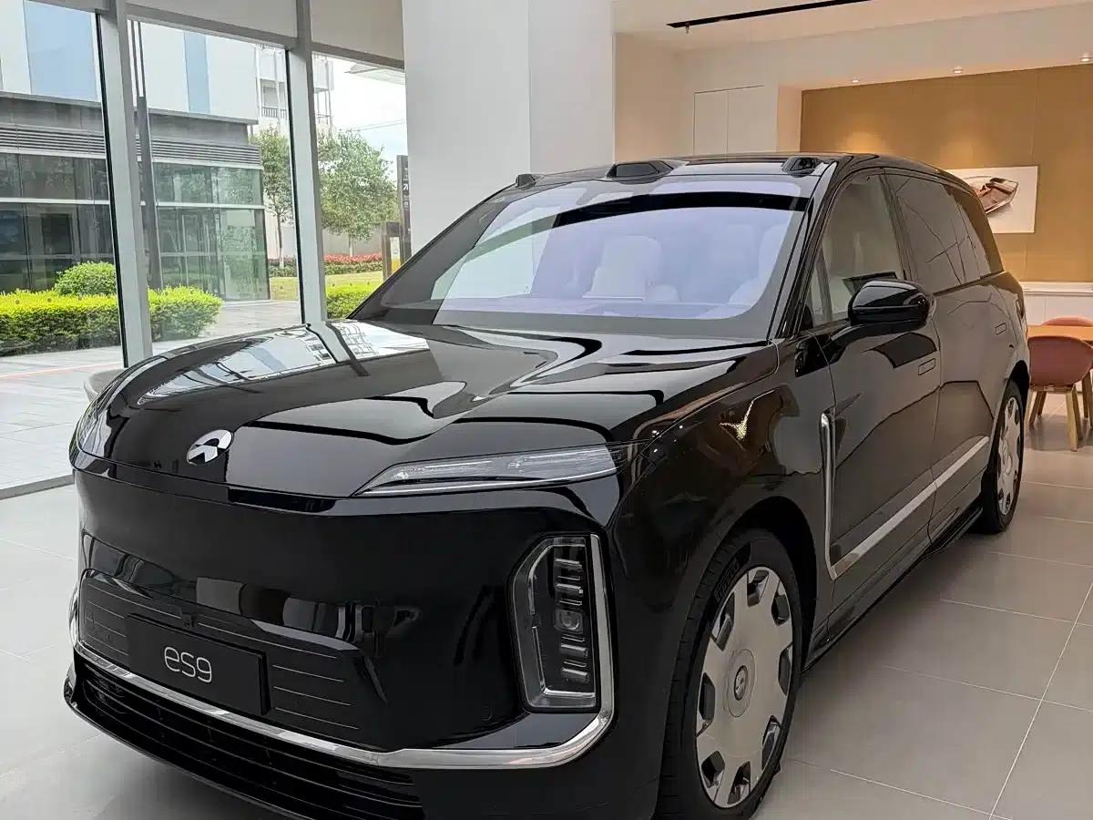 NIO ES9 2026 Model 102kWh Executive Island Signature Edition — миниатюра 1