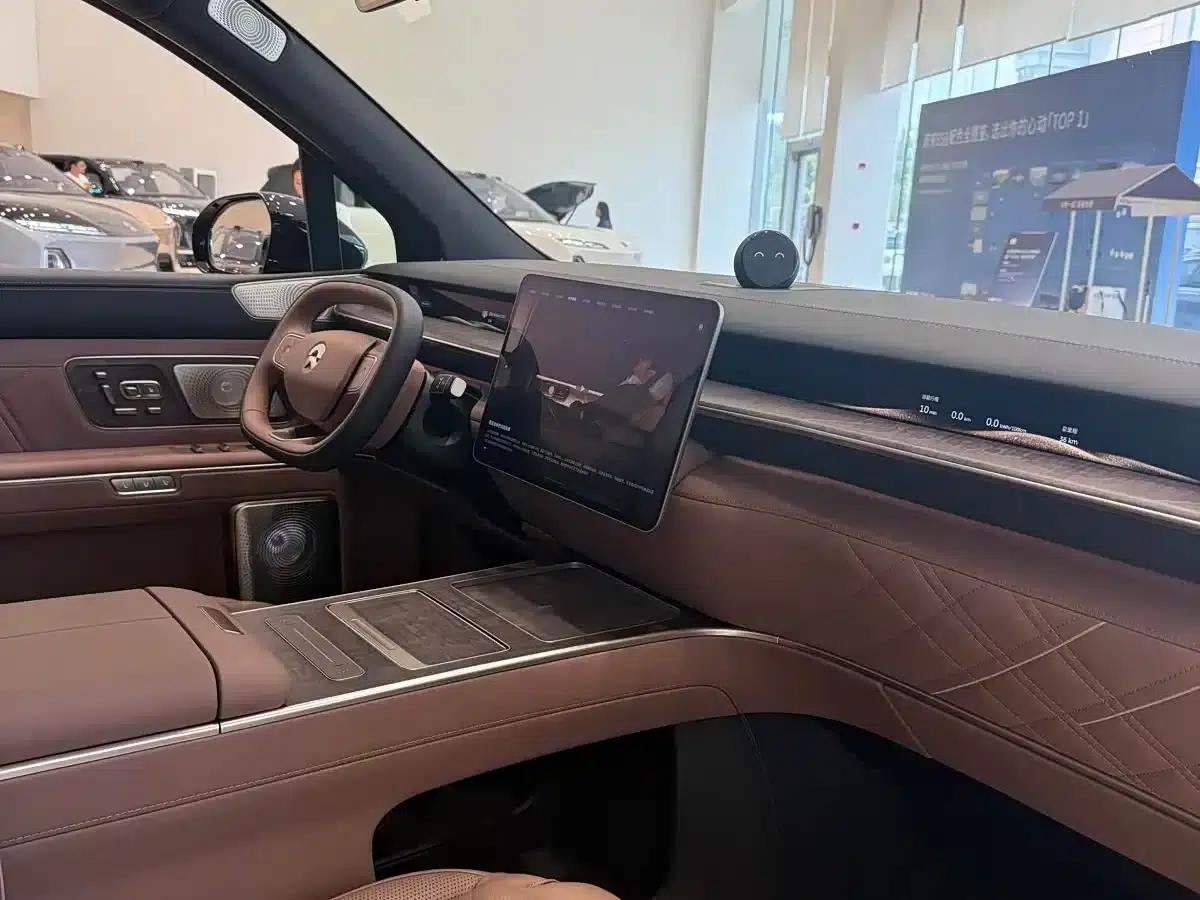 NIO ES9 2026 Model 102kWh Executive Island Signature Edition — миниатюра 12