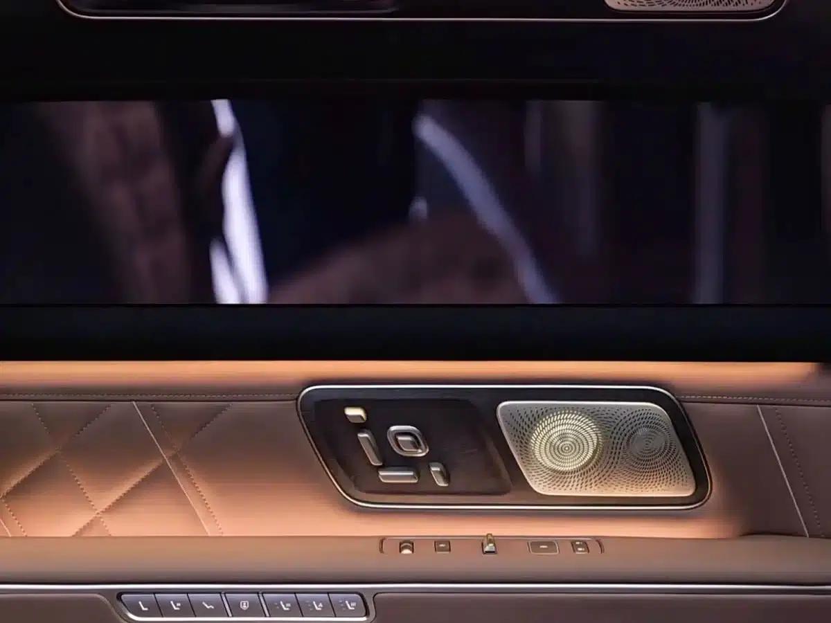 NIO ES9 2026 Model 102kWh Executive Island Signature Edition — миниатюра 16