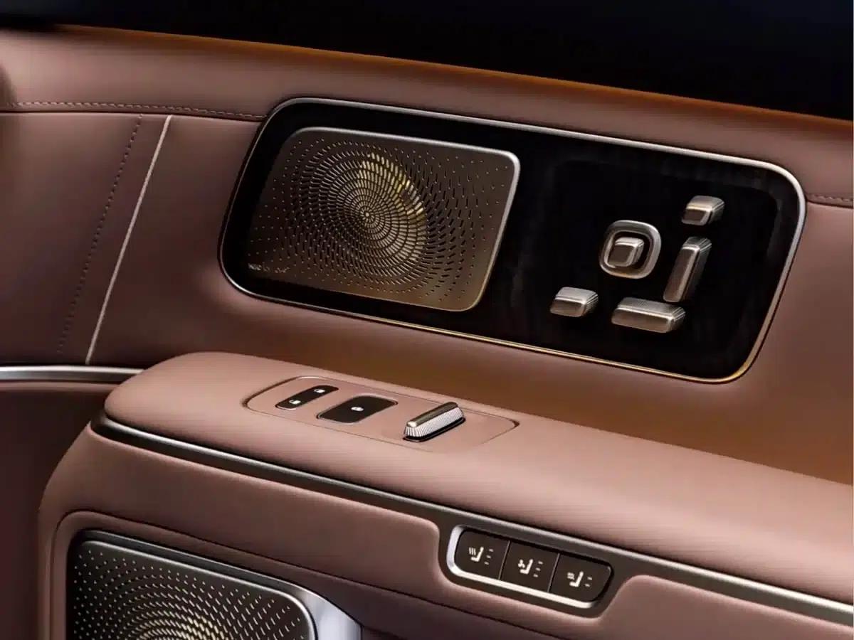 NIO ES9 2026 Model 102kWh Executive Island Signature Edition — миниатюра 21