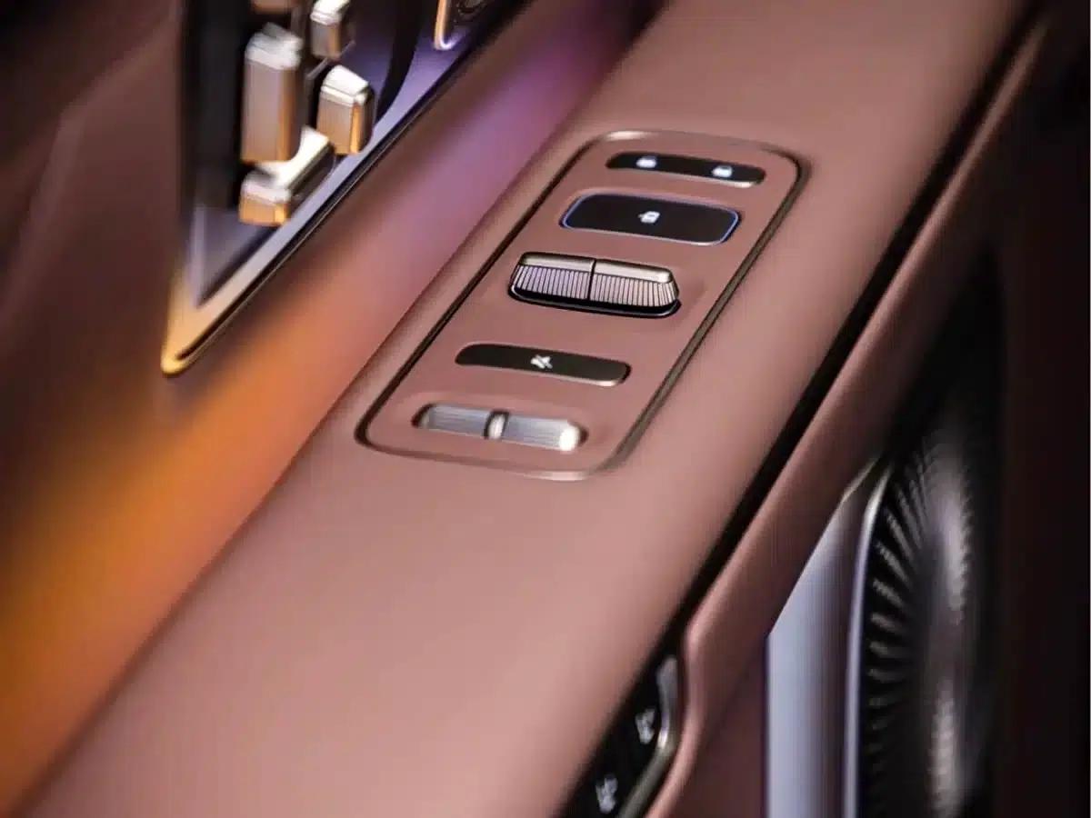 NIO ES9 2026 Model 102kWh Executive Island Signature Edition — миниатюра 28