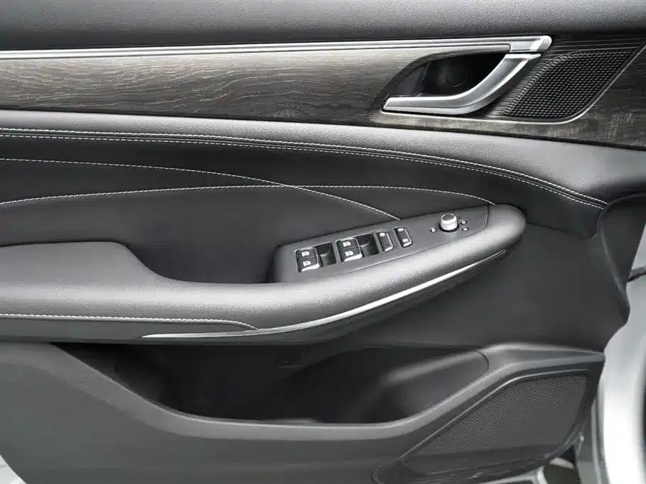 Blue Electric E5 2024 Glory Edition 100KM Enjoyment Model 7-Seater — миниатюра 5