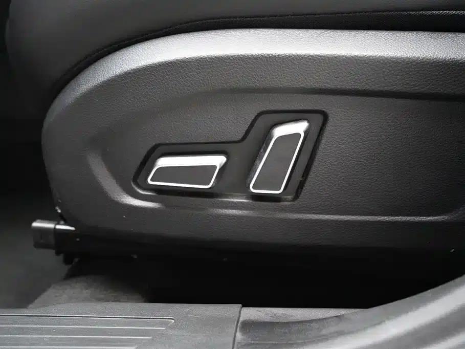 Blue Electric E5 2024 Glory Edition 100KM Premium 7-Seater — миниатюра 7