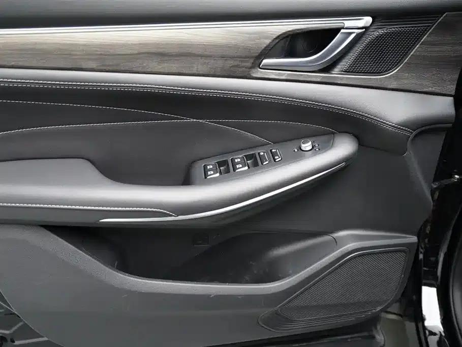 Blue Electric E5 2023 Model 1.5L DE-i 100KM Enjoyable Edition 5-Seater — миниатюра 5