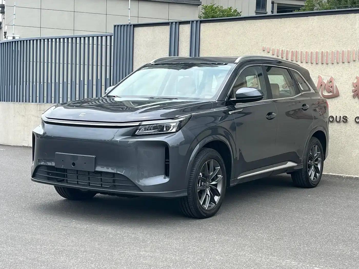 Blue Electric E5 PLUS 2025 Model, 165km Long Range First-Time Enjoyment Edition, 7 Seats — миниатюра 1
