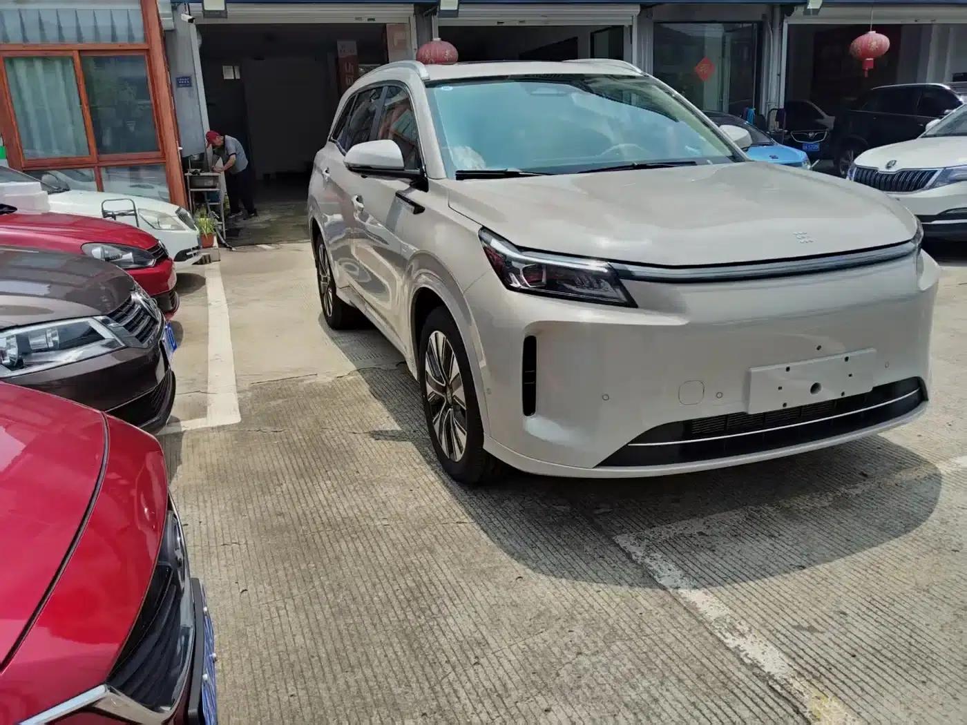 Blue Electric E5 PLUS 2026 Model, 230km Extended Range Ultra 5-Seater — миниатюра 2