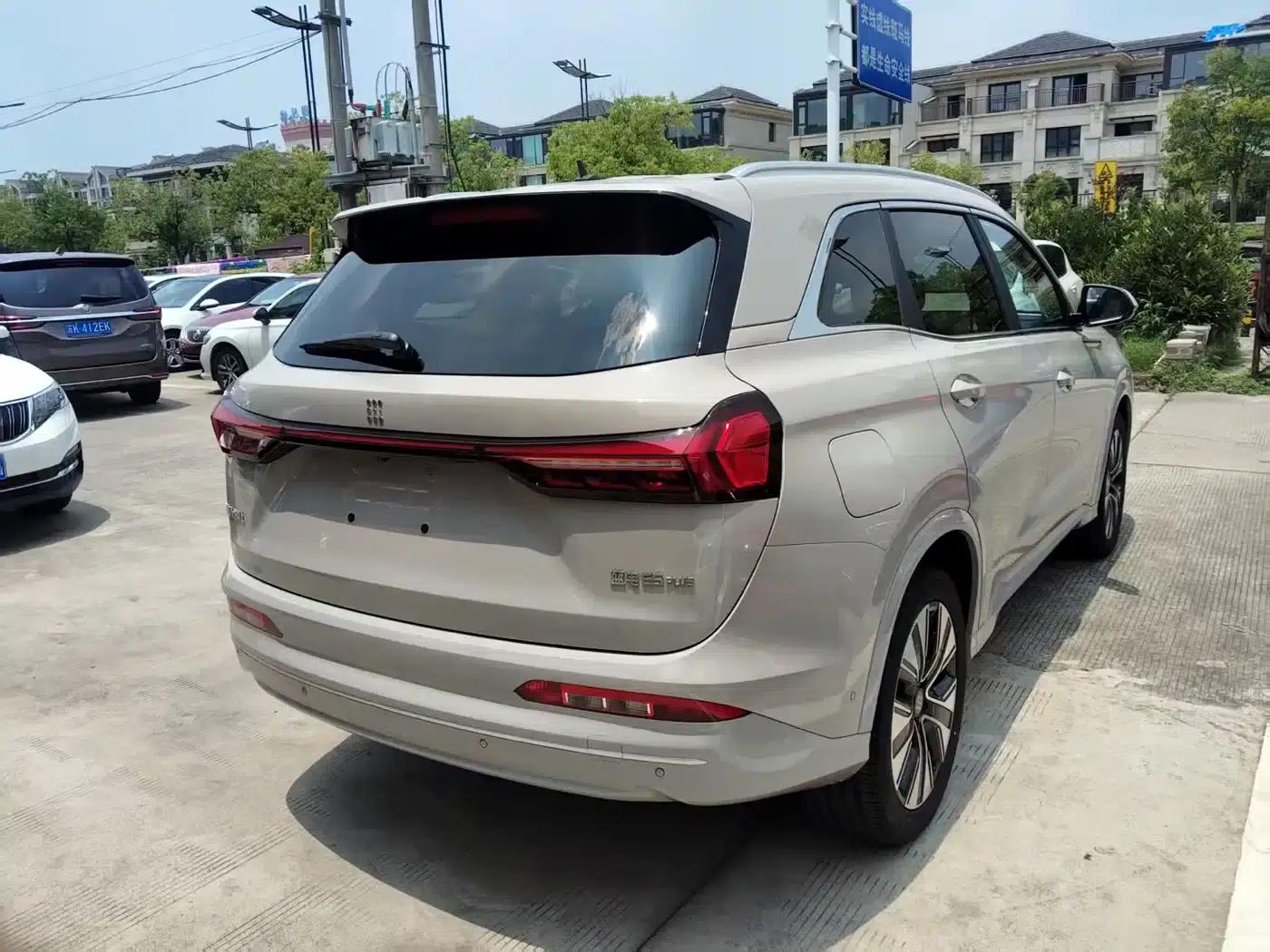 Blue Electric E5 PLUS 2026 Model, 230km Extended Range Ultra 5-Seater — миниатюра 4