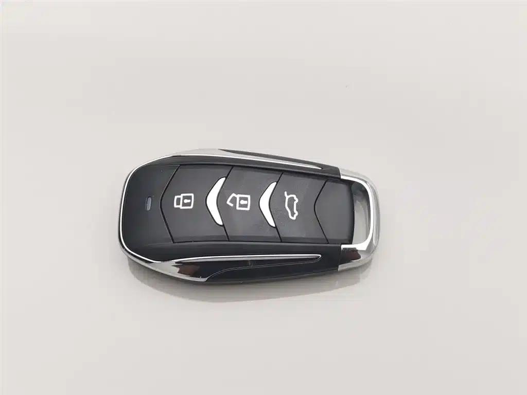 Blue Electric E5 PLUS 2026 Standard Range All-Wheel Drive Performance Ultra — миниатюра 19