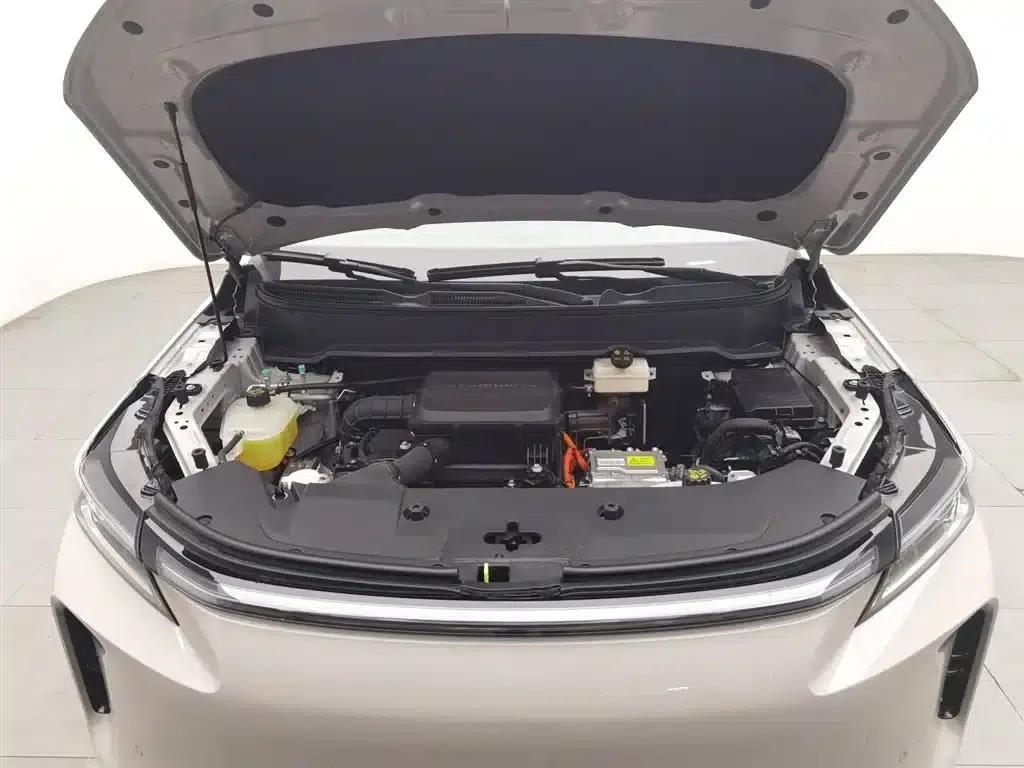 Blue Electric E5 PLUS 2026 Standard Range All-Wheel Drive Performance Ultra — миниатюра 6