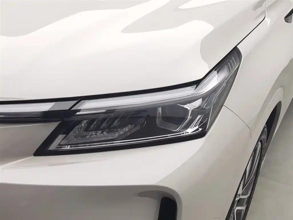 Blue Electric E5 PLUS 2026 Standard Range All-Wheel Drive Performance Ultra — миниатюра 7