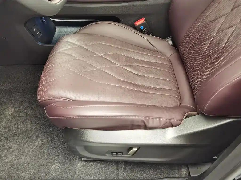 Jetour X90 PRO 2024 2.0T DCT Premium Edition 5-seater — миниатюра 20