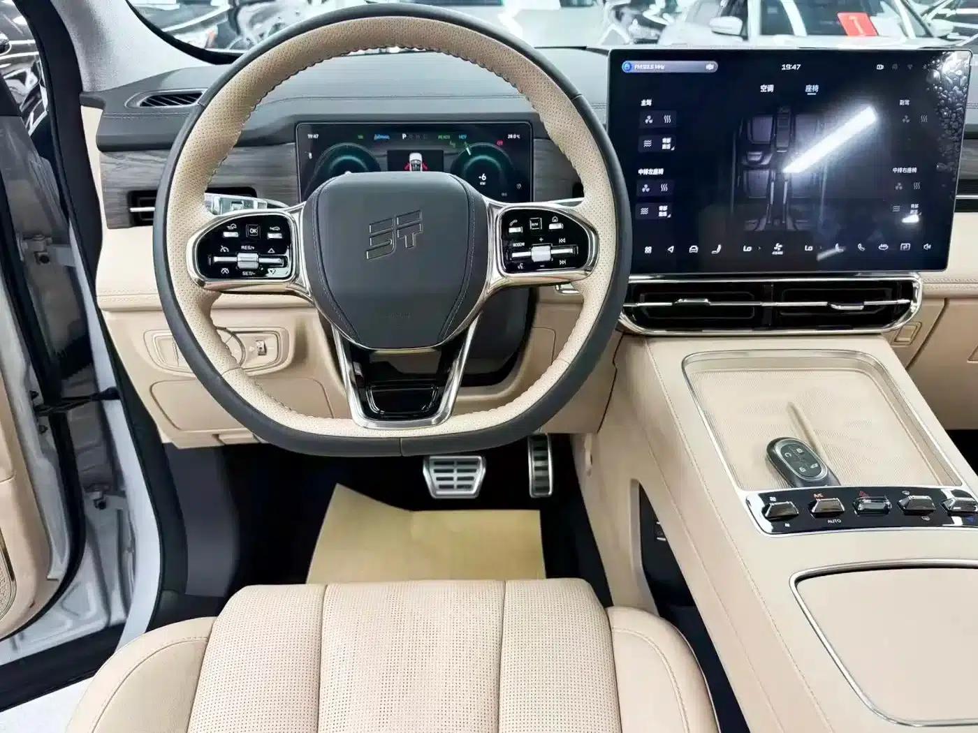 Jetour Mountain & Sea L9 2025 1.5TD 2DHT Flagship Edition 6-seater — миниатюра 23
