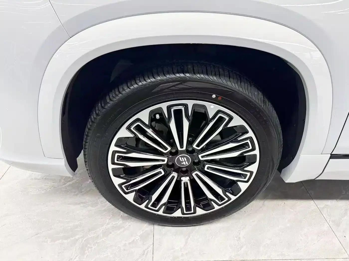 Jetour Mountain & Sea L9 2025 1.5TD 2DHT Flagship Edition 6-seater — миниатюра 29