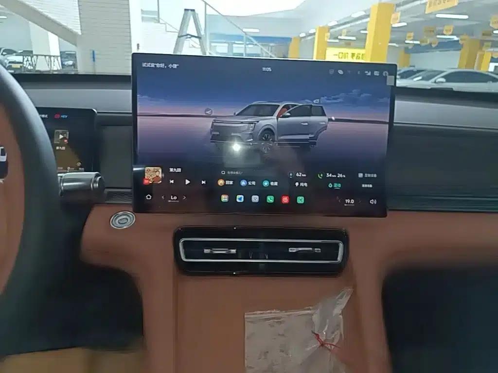 Jetour Mountain & Sea L7 PLUS 2026 Model 121km Comfort Edition 5-Seater — миниатюра 13