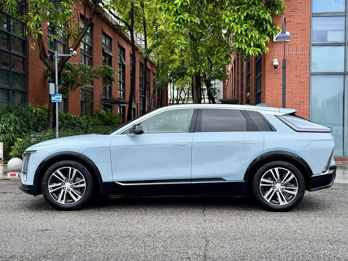 iQ Ruige 2022 Rear-Wheel Drive Long-Range Premium Edition — миниатюра 2