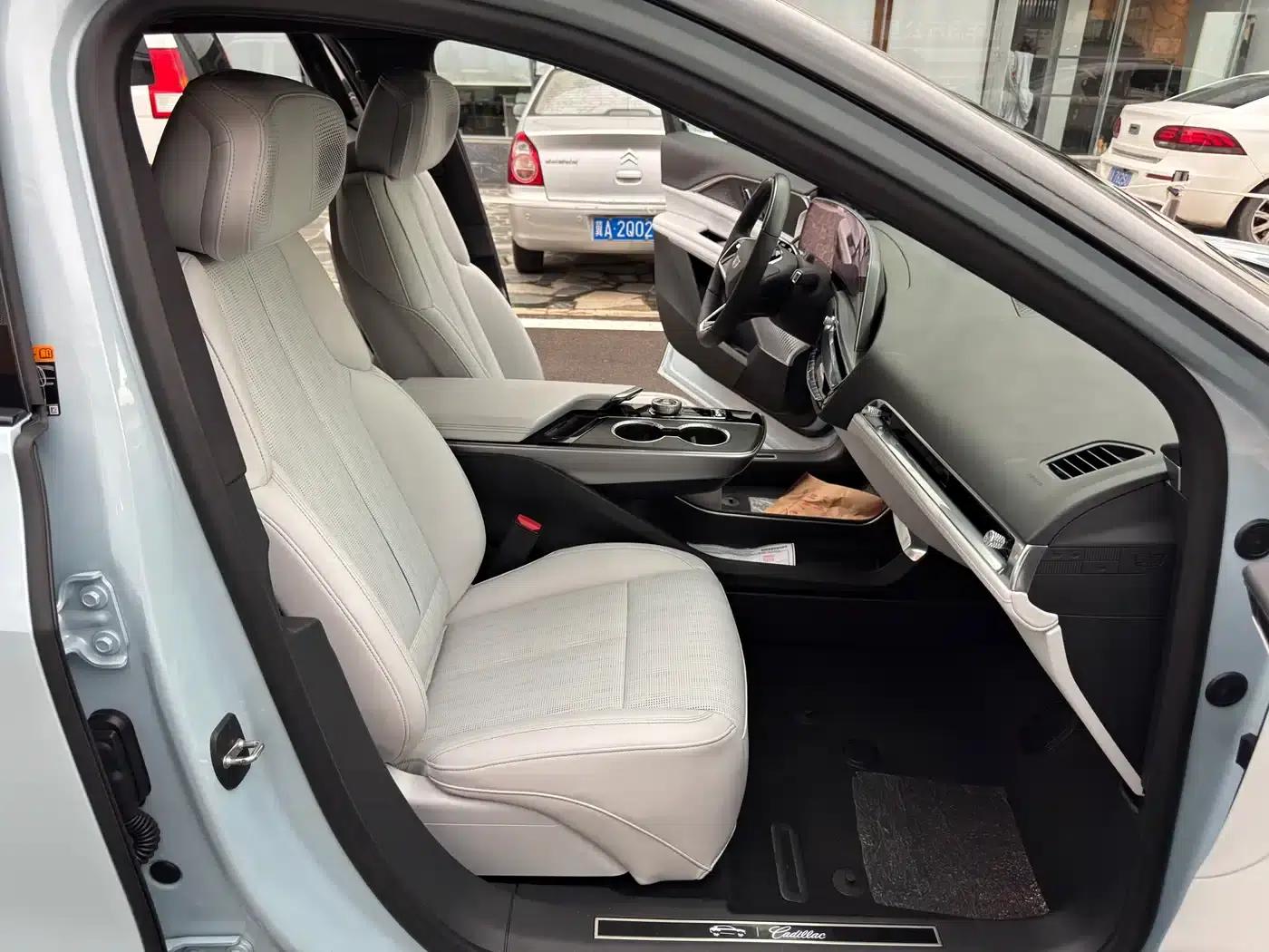 iQ Ruige 2022 Rear-Wheel Drive Long-Range Luxury Edition — миниатюра 10
