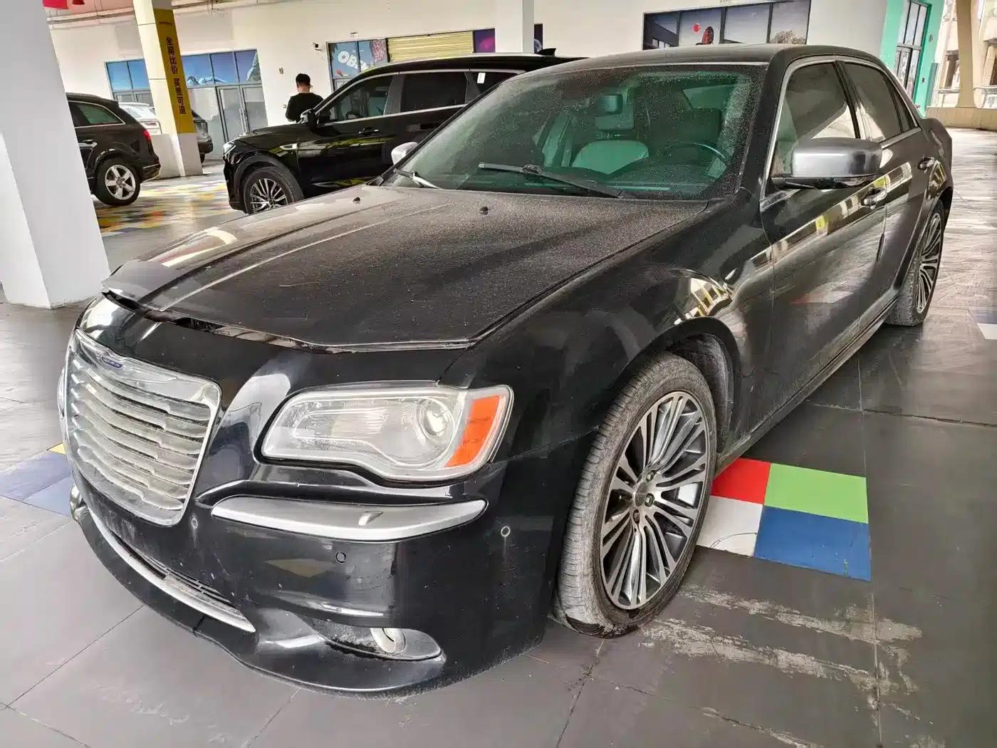 2014 Chrysler 300C Imported Model 3.0L Excellence Edition — миниатюра 1