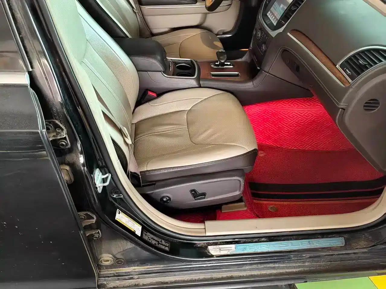 2014 Chrysler 300C Imported Model 3.0L Excellence Edition — миниатюра 12