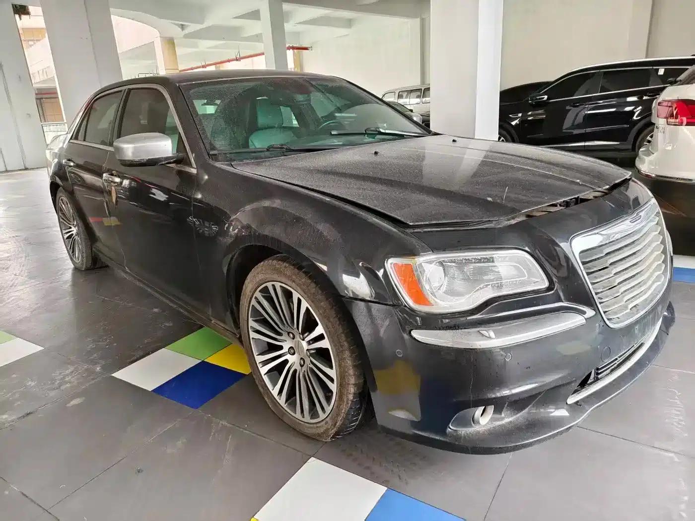 2014 Chrysler 300C Imported Model 3.0L Excellence Edition — миниатюра 3