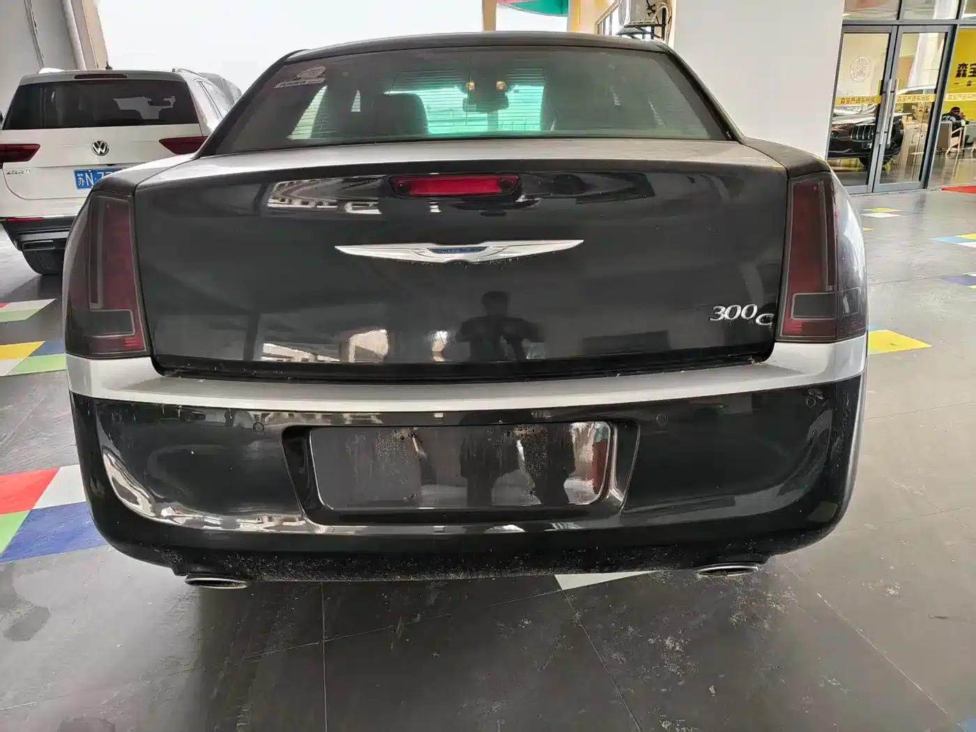 2014 Chrysler 300C Imported Model 3.0L Excellence Edition — миниатюра 4