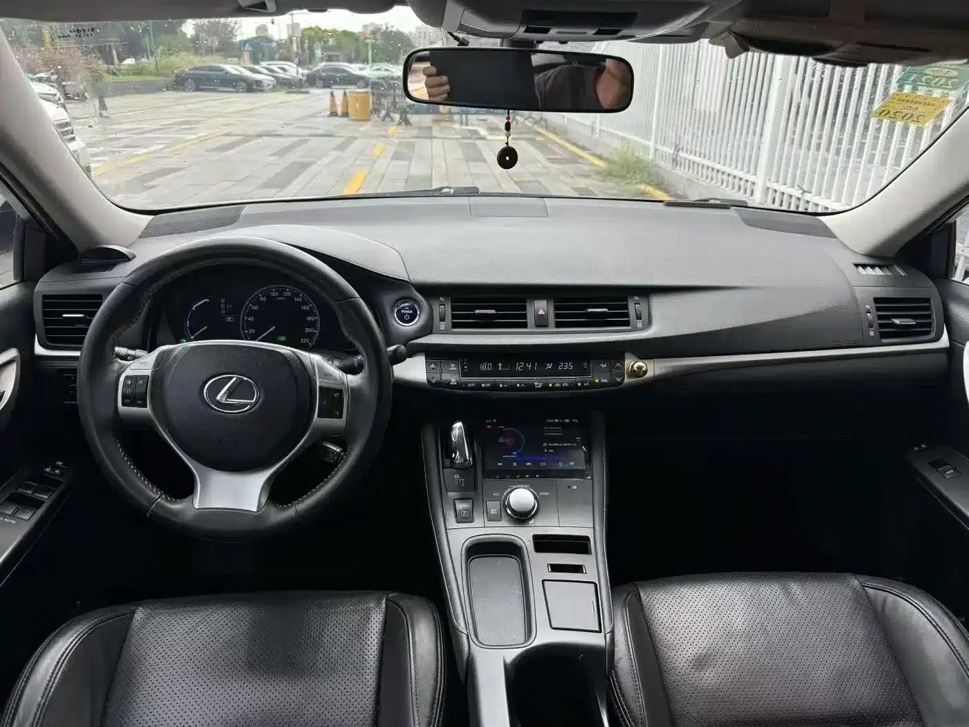 2013 Lexus CT 200h Comfort Edition — миниатюра 5