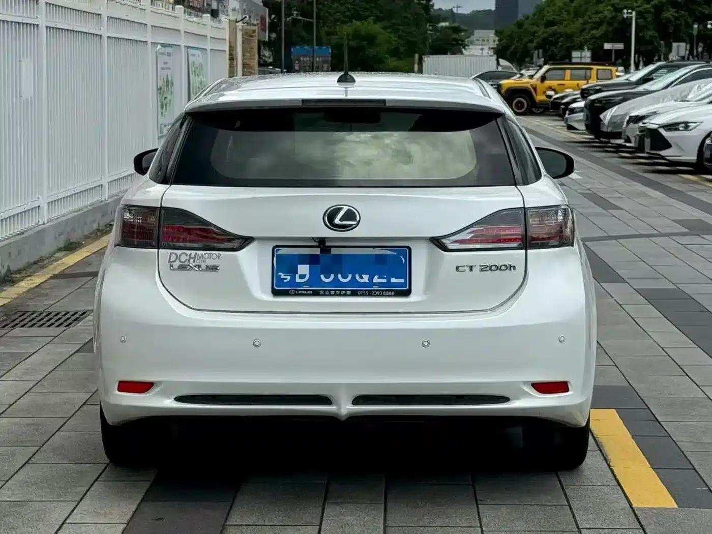 2013 Lexus CT 200h Comfort Edition — миниатюра 8