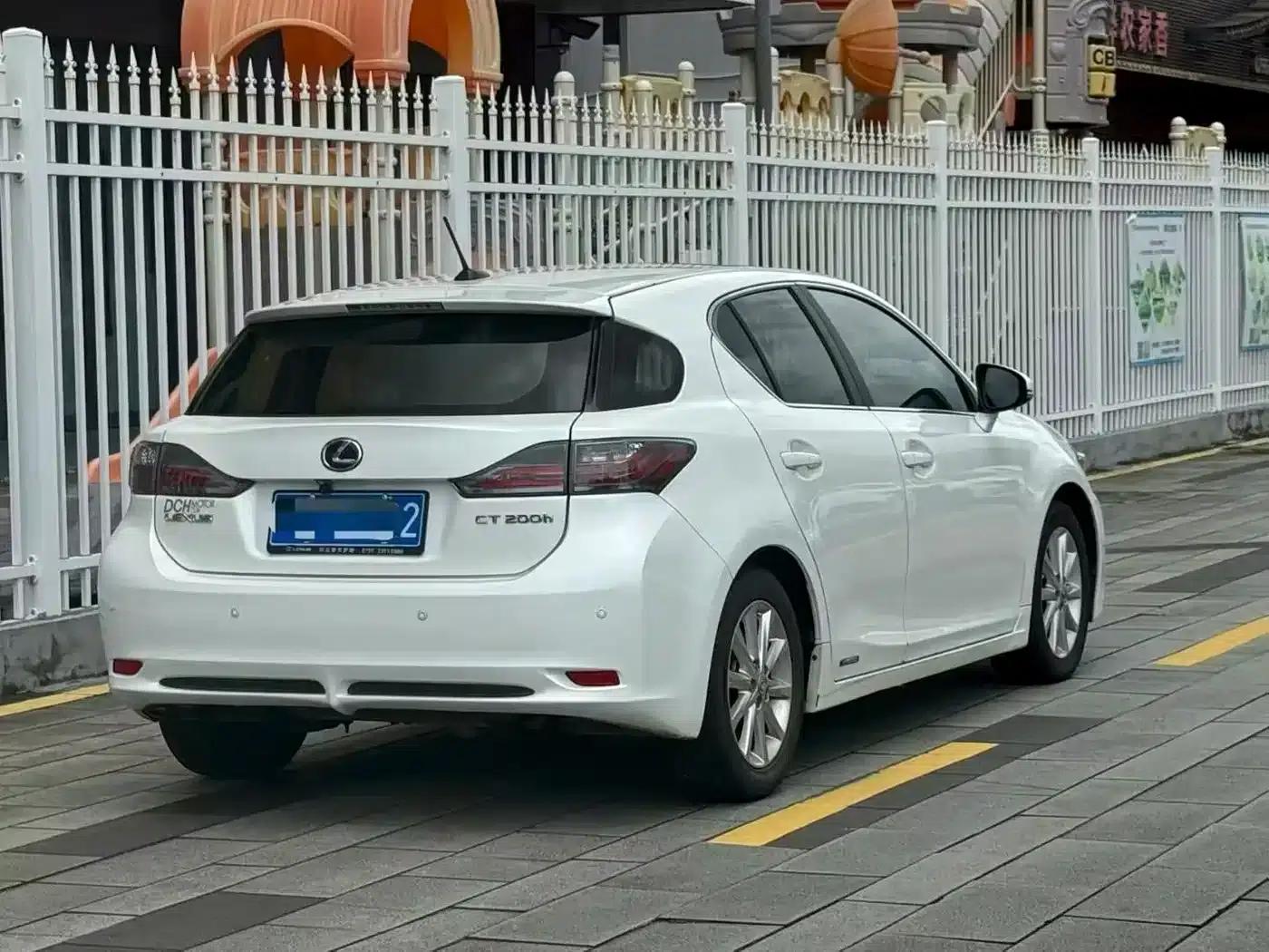 2013 Lexus CT 200h Comfort Edition — миниатюра 9