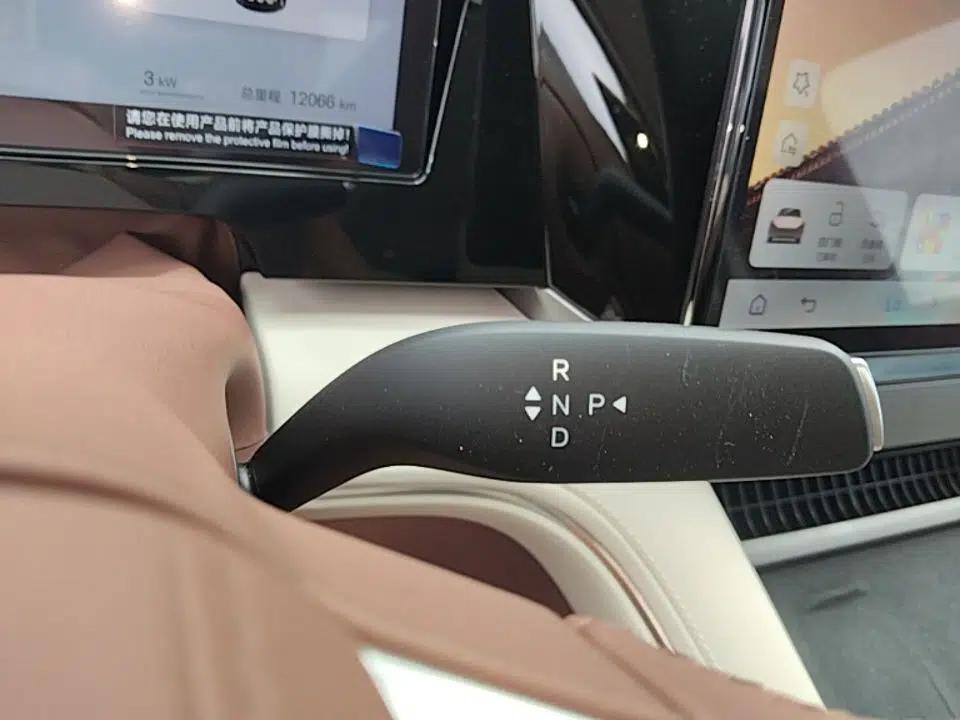 BYD Xia 2025 DM-i 1.5T 180km Beyond Edition — миниатюра 16
