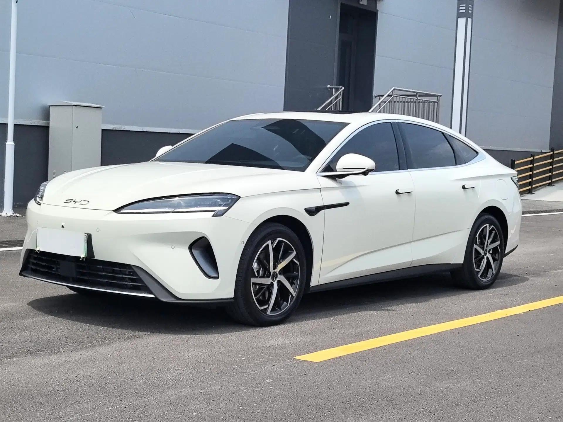 BYD Seal 07 DM-i 2026 DM-i 1.5T 230km Prestige Edition — миниатюра 1