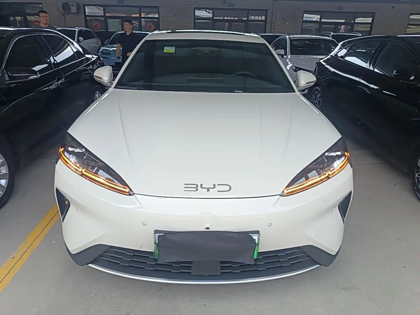 BYD Seal 07 DM-i 2026 DM-i 1.5T 230km Prestige Edition — миниатюра 2