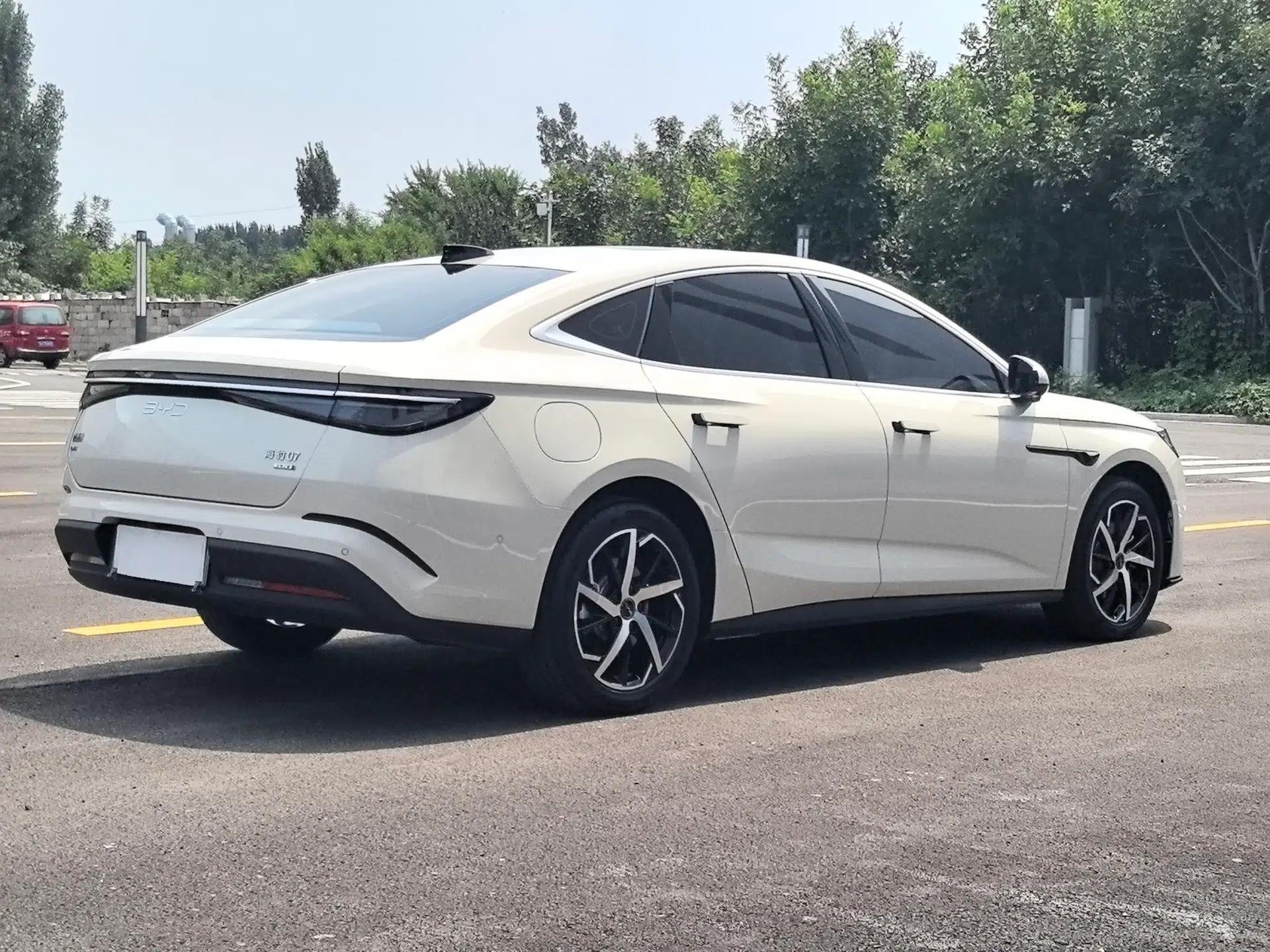 BYD Seal 07 DM-i 2026 DM-i 1.5T 230km Prestige Edition — миниатюра 15