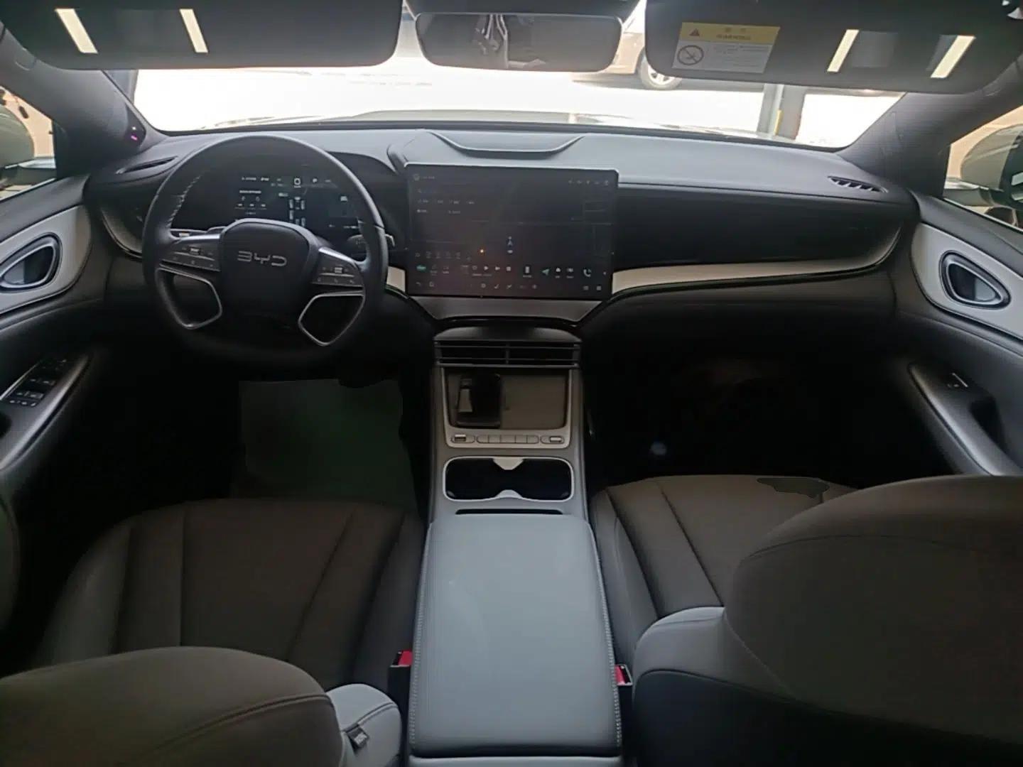 BYD Seal 07 DM-i 2026 DM-i 1.5T 230km Prestige Edition — миниатюра 19