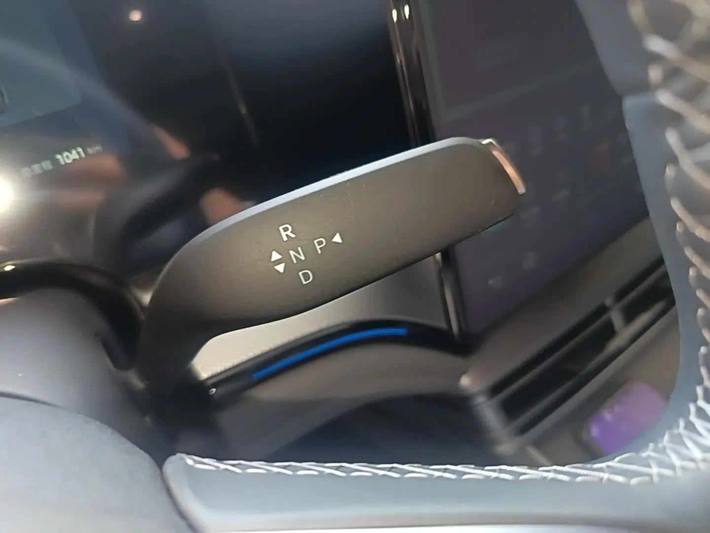 BYD Seal 07 DM-i 2026 DM-i 1.5T 230km Prestige Edition — миниатюра 23
