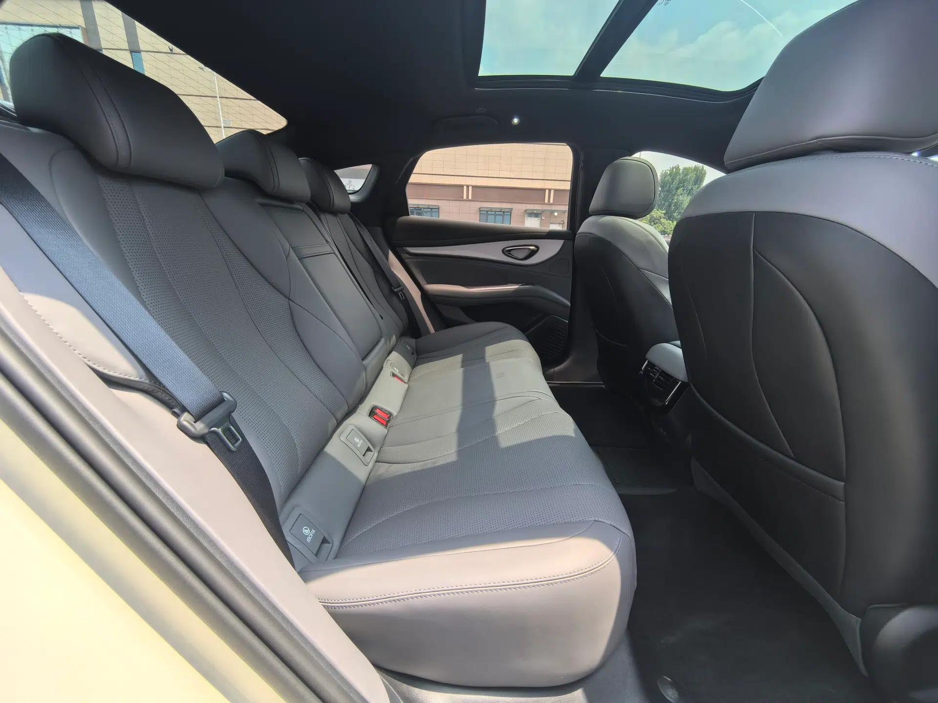 BYD Seal 07 DM-i 2026 DM-i 1.5T 230km Prestige Edition — миниатюра 28