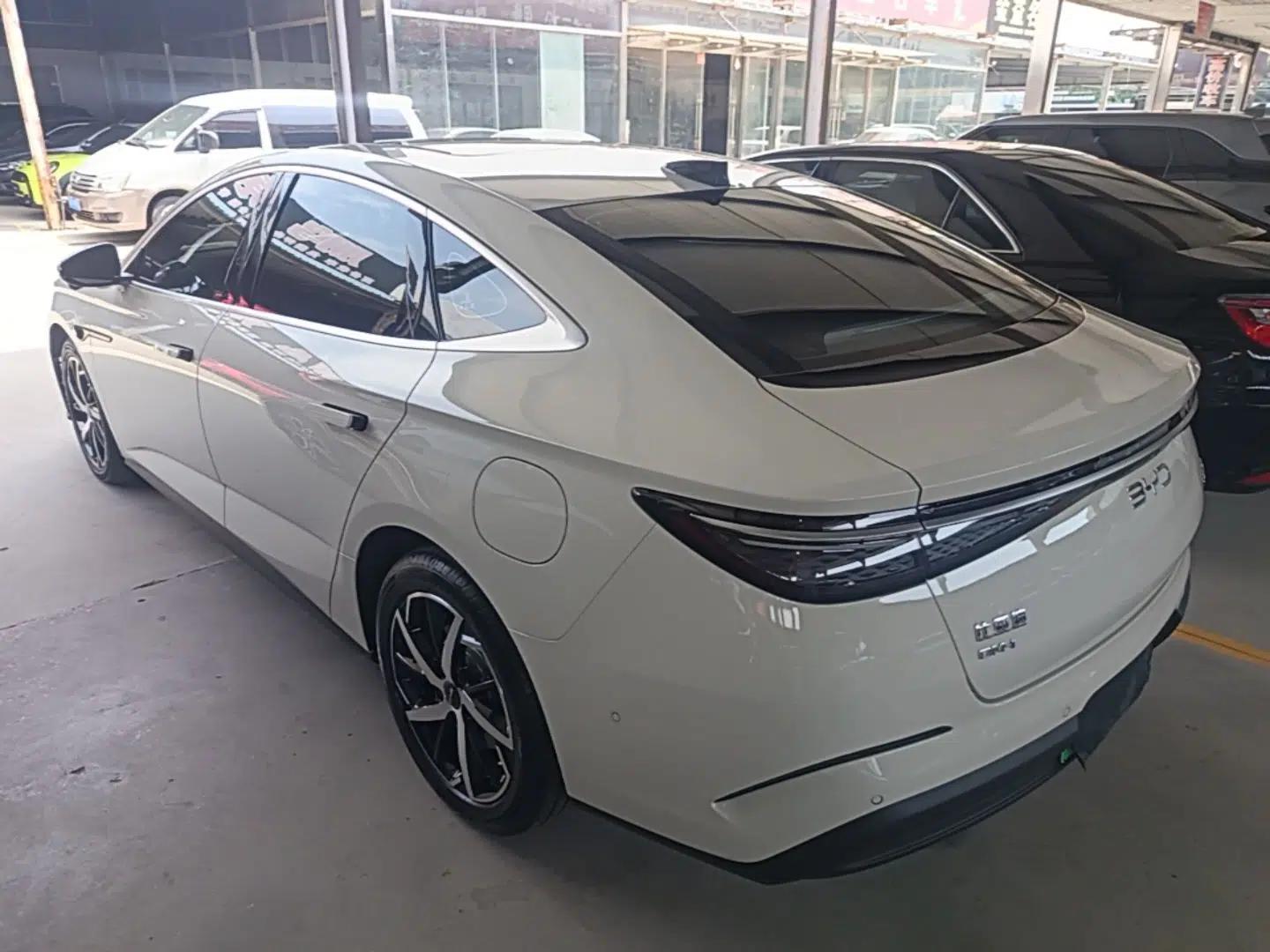 BYD Seal 07 DM-i 2026 DM-i 1.5T 230km Prestige Edition — миниатюра 4