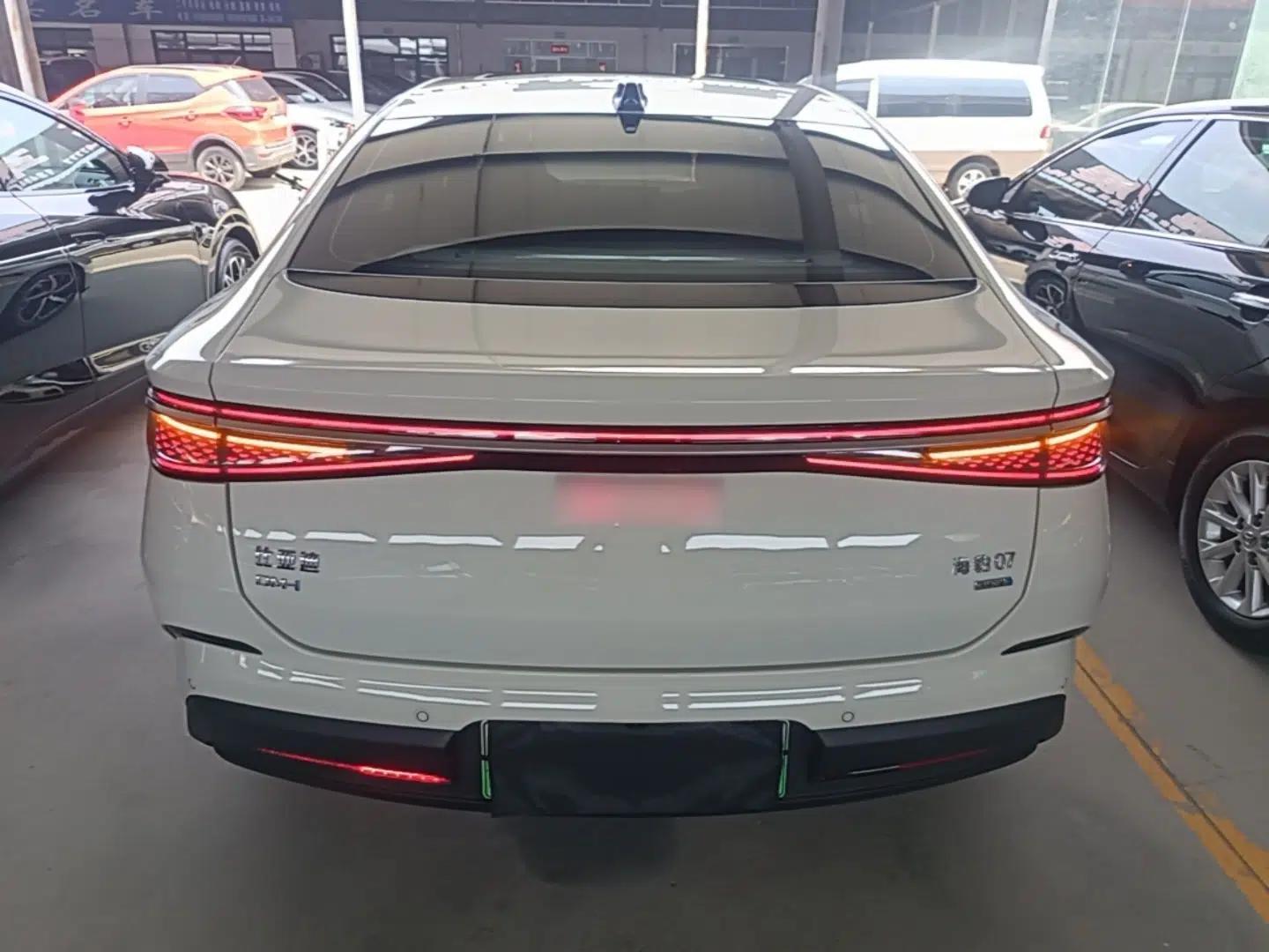 BYD Seal 07 DM-i 2026 DM-i 1.5T 230km Prestige Edition — миниатюра 5