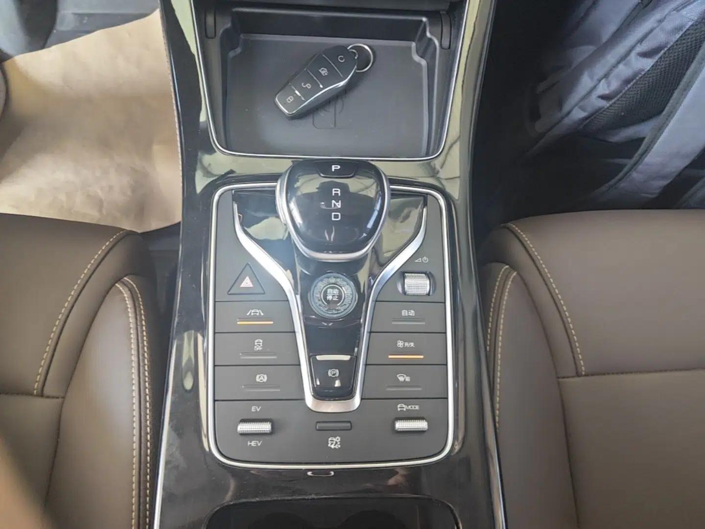 BYD Song MAX New Energy 2022 DM-i 105KM Executive Edition — миниатюра 16