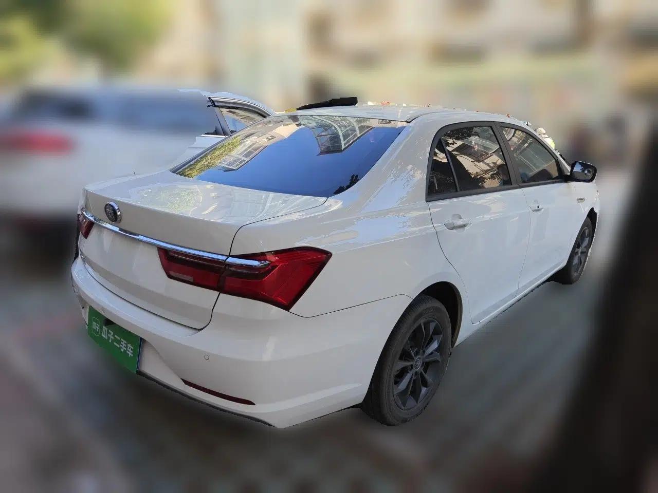 BYD Qin 2019 1.5L Automatic Luxury Model — миниатюра 6